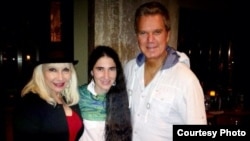 Yoani con Willy Chirino y Lissette Alvarez. Tomado del Twitter de Yoani Sánchez.